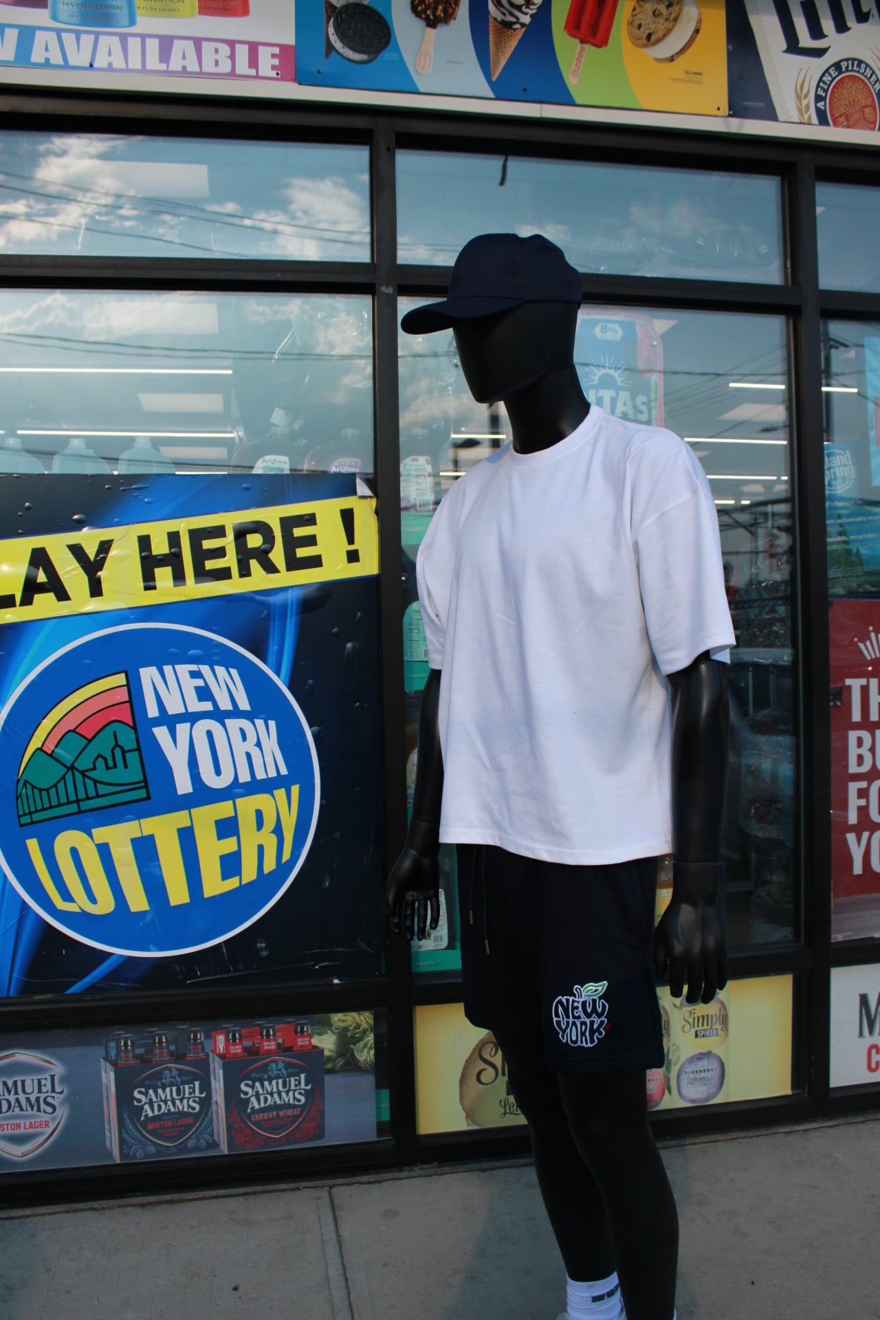 Nonshalant NYC BIG APPLE Shorts