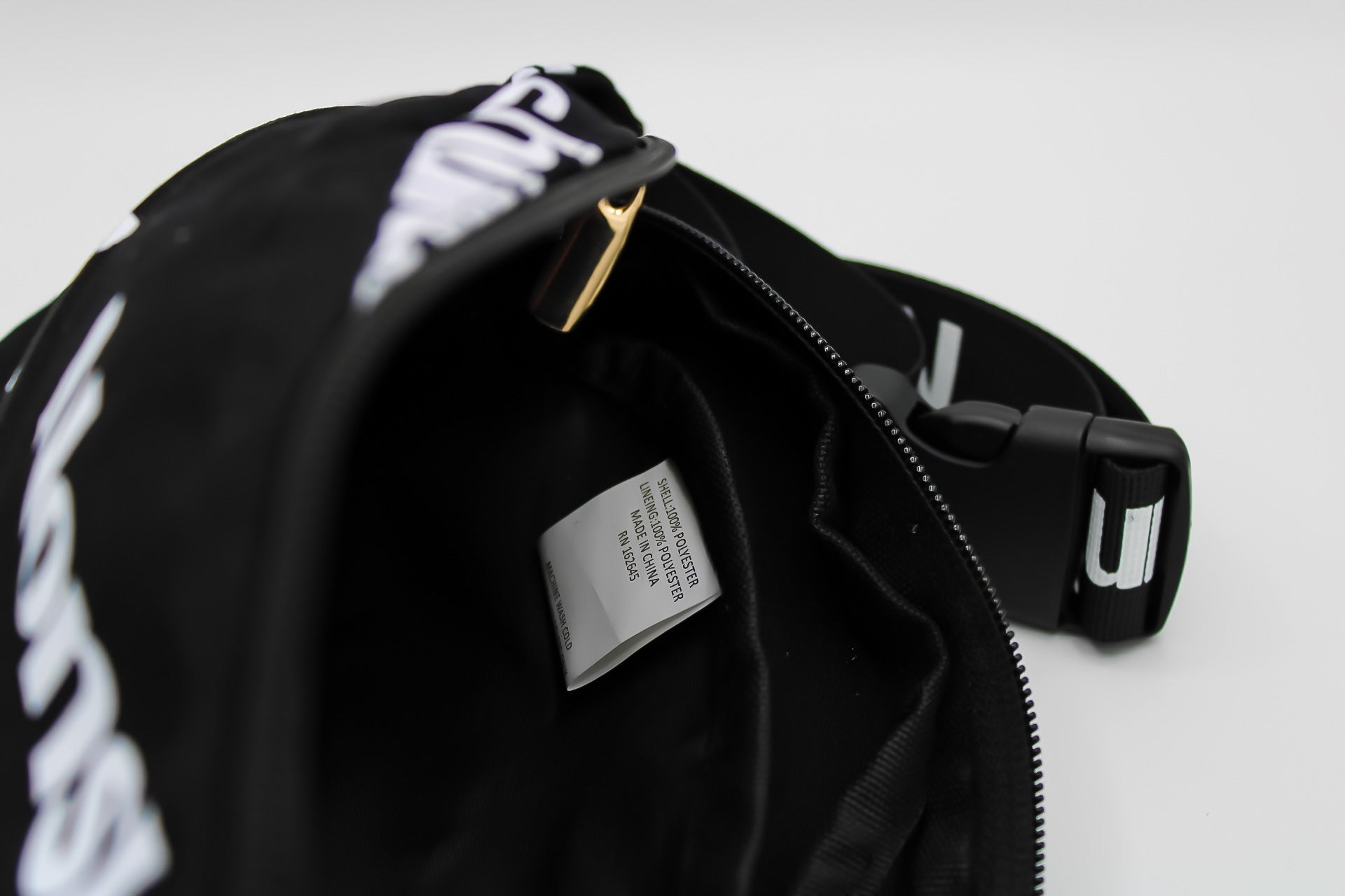 Unison Living Nonshalant waist bag