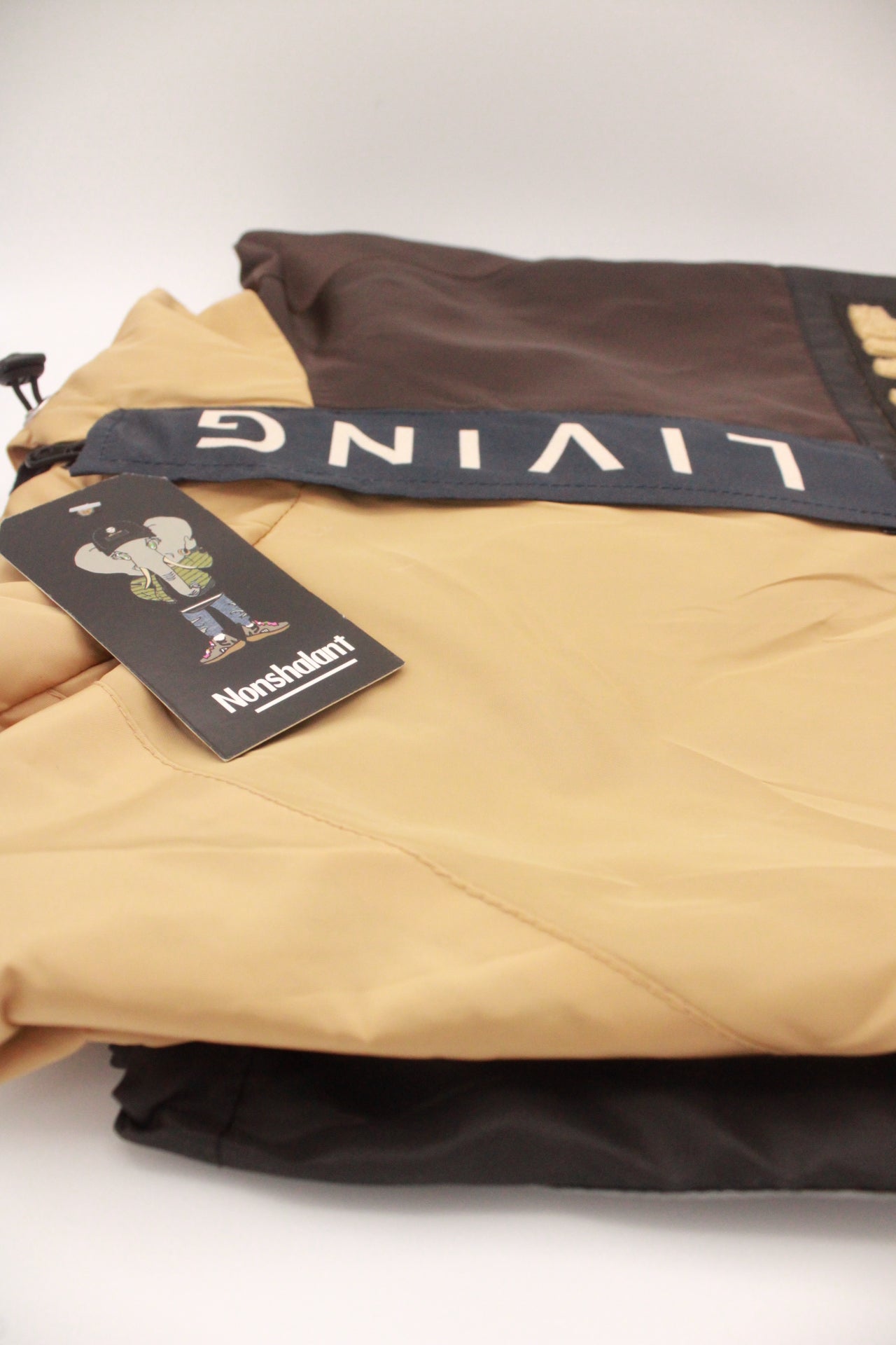 Living Nonshalant windbreaker